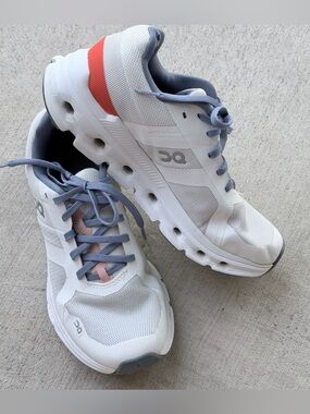 On Women's Cloudrunner Size 5 Wide White/Sand size 6.5